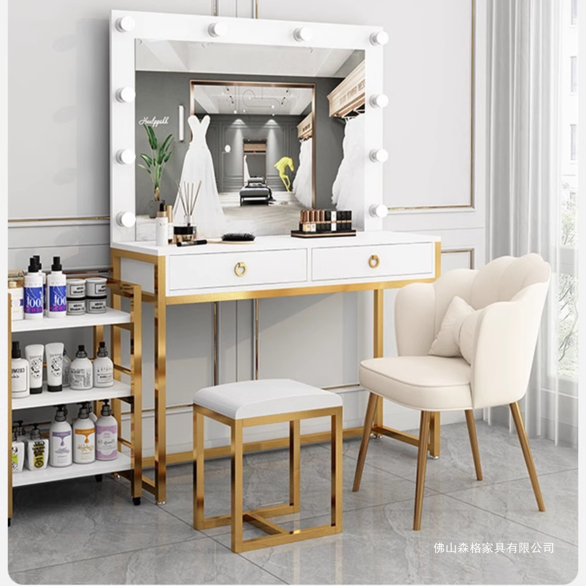 Cômoda de estúdio com espelho  - Beauty Makeup Training avaliação e preço
